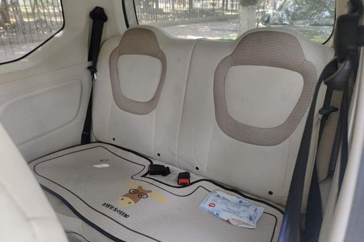 Used Wuling Hongguang MINIEV 2024 3rd Generation 215km Youth Edition Left Rear Seat