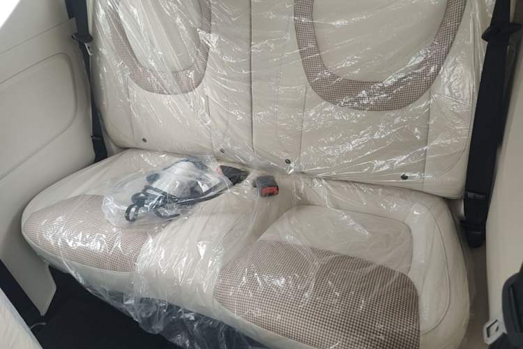 Used Wuling Hongguang MINIEV 2024 3rd Generation 215km Youth Edition Left Rear Seat