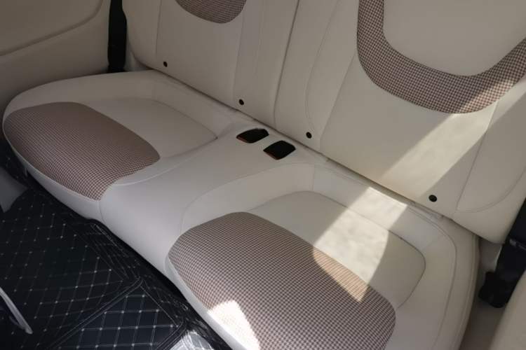 Used Wuling Hongguang MINIEV 2024 3rd Generation 215km Youth Edition Left Rear Seat