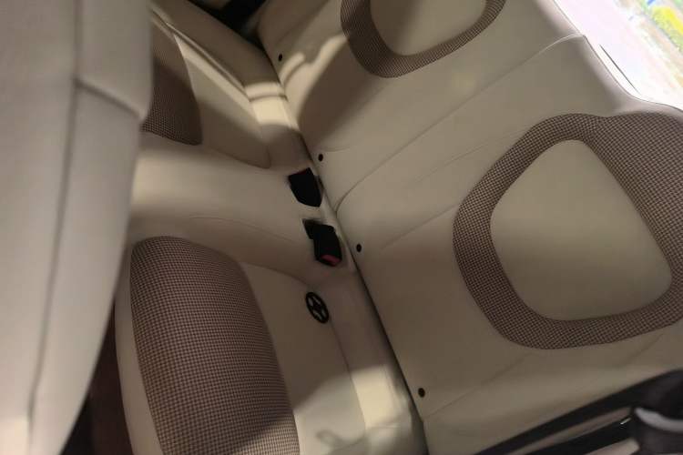Used Wuling Hongguang MINIEV 2024 3rd Generation 215km Youth Edition Left Rear Seat