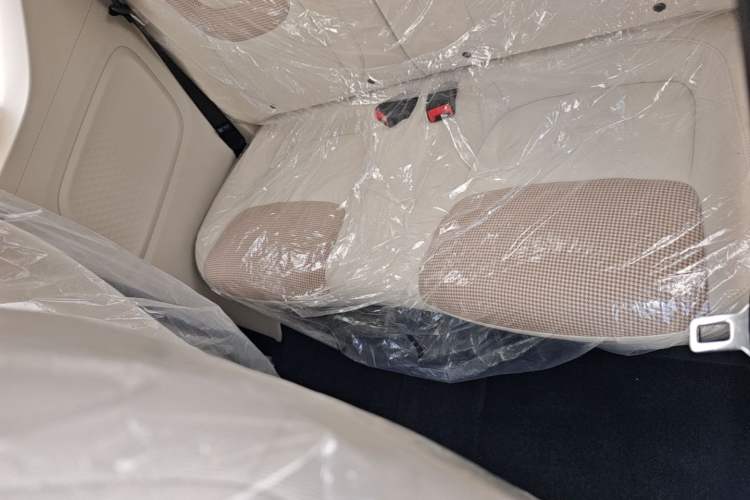 Used Wuling Hongguang MINIEV 2024 3rd Generation 215km Youth Edition Left Rear Seat