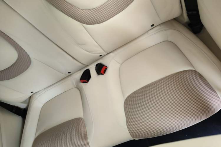 Used Wuling Hongguang MINIEV 2024 3rd Generation 215km Advanced Version Left Rear Seat