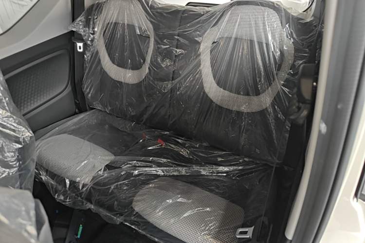 Used Wuling Hongguang MINIEV 2024 3rd Generation 170 km Left Rear Seat