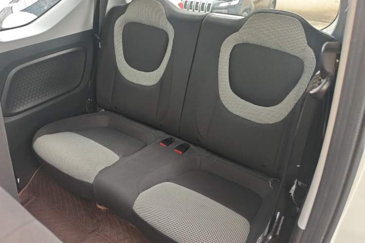 Used Wuling Hongguang MINIEV 2024 3rd Generation 215km Youth Edition Left Rear Seat