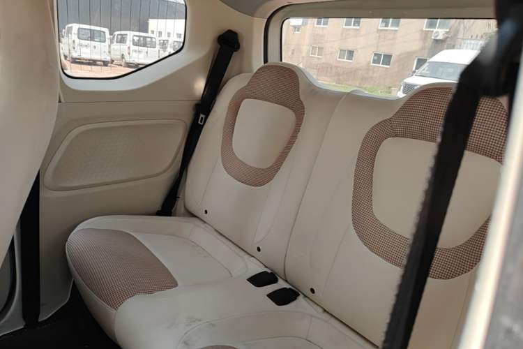 Used Wuling Hongguang MINIEV 2024 3rd Generation 215km Advanced Version Left Rear Seat