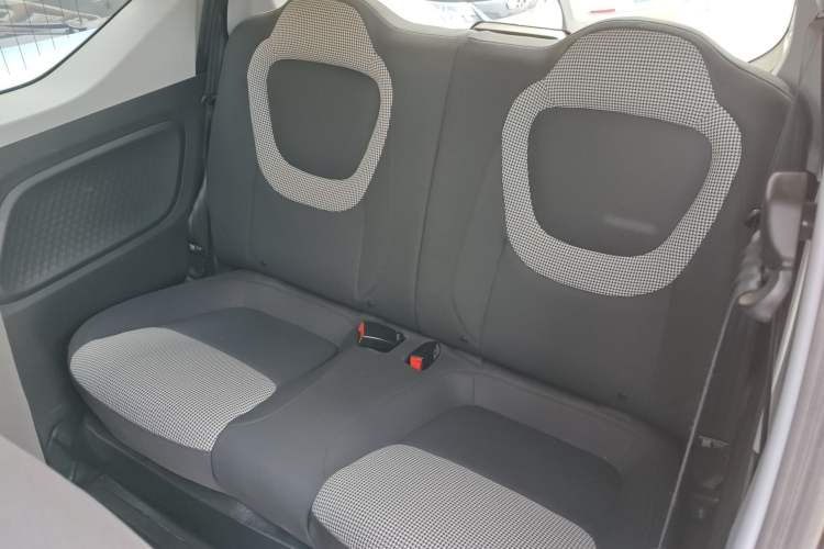 Used Wuling Hongguang MINIEV 2024 3rd Generation 215km Youth Edition Left Rear Seat