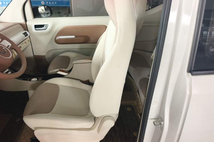 Used Wuling Hongguang MINIEV 2024 3rd Generation 215km Youth Edition Left Rear Seat