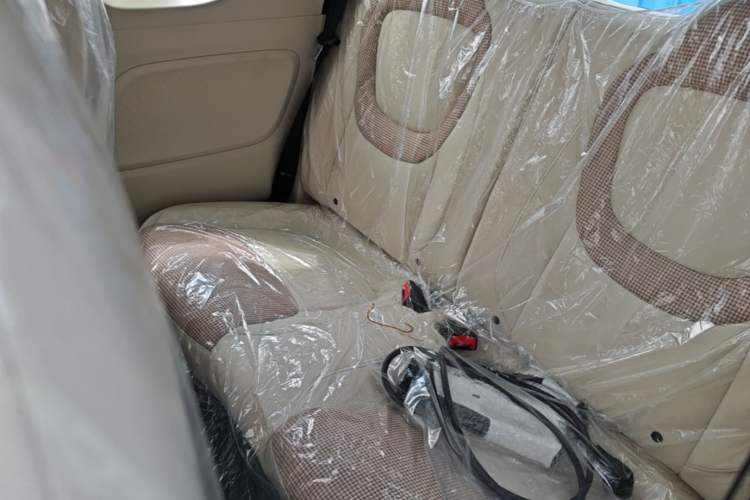 Used Wuling Hongguang MINIEV 2024 3rd Generation 215km Youth Edition Left Rear Seat