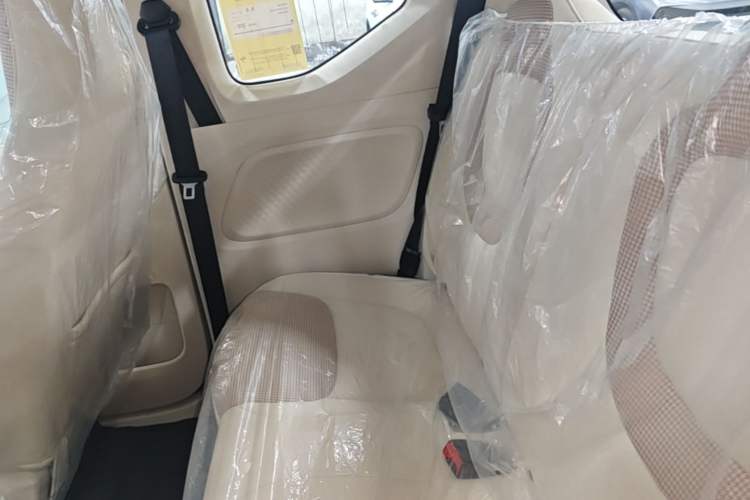 Used Wuling Hongguang MINIEV 2024 3rd Generation 215km Youth Edition Left Rear Seat