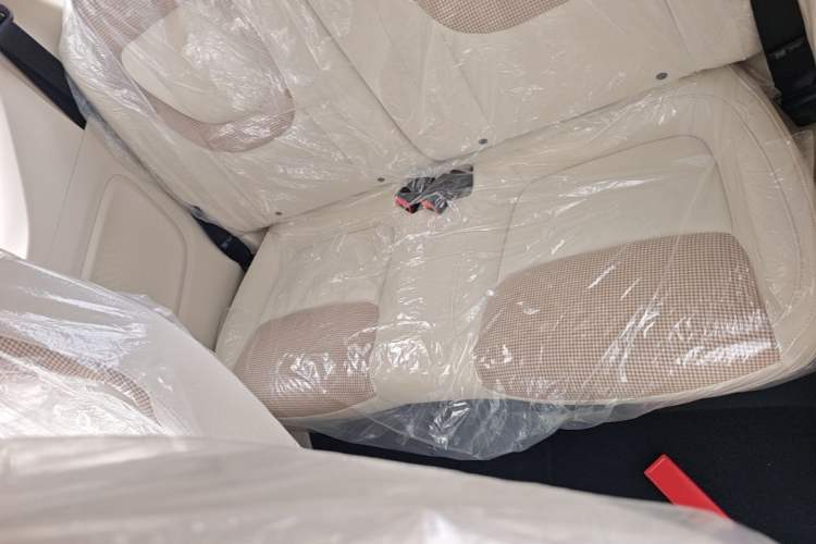 Used Wuling Hongguang MINIEV 2024 3rd Generation 215km Youth Edition Left Rear Seat