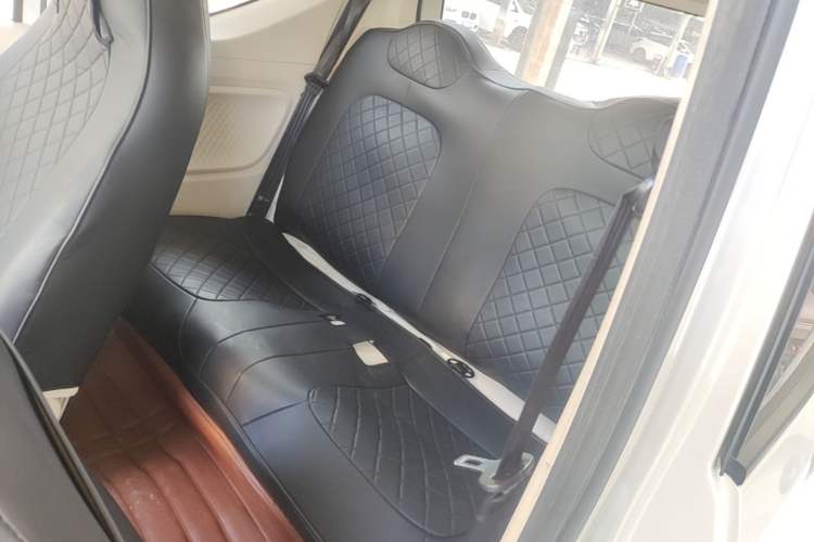 Used Wuling Hongguang MINIEV 2024 3rd Generation 215km Youth Edition Left Rear Seat