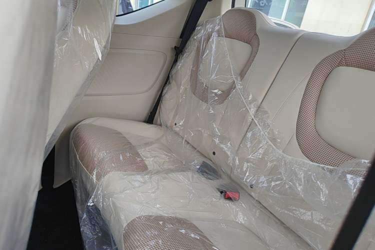 Used Wuling Hongguang MINIEV 2024 3rd Generation 215km Youth Edition Left Rear Seat