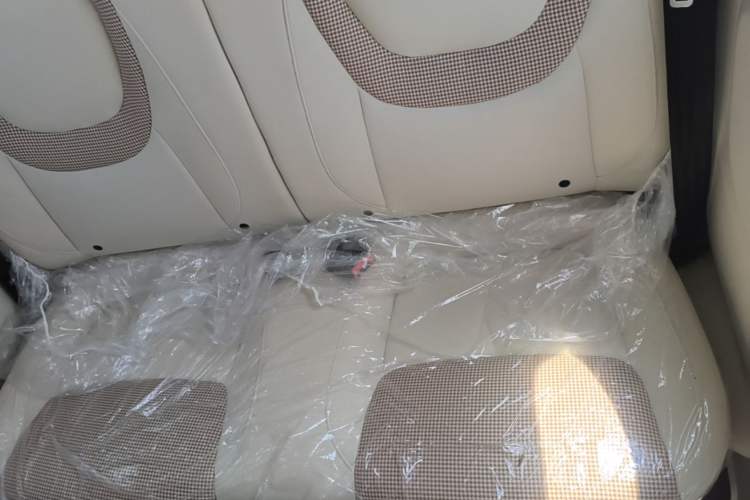 Used Wuling Hongguang MINIEV 2024 3rd Generation 215km Youth Edition Left Rear Seat