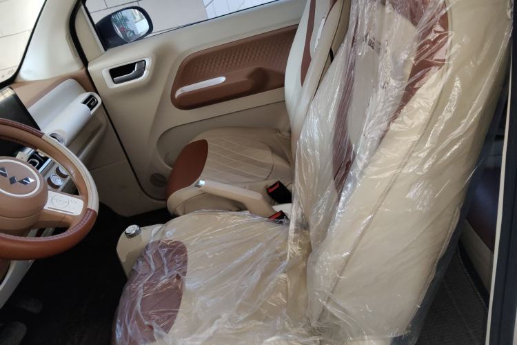 Used Wuling Hongguang MINIEV 2024 3rd Generation 215km Youth Edition Left Rear Seat