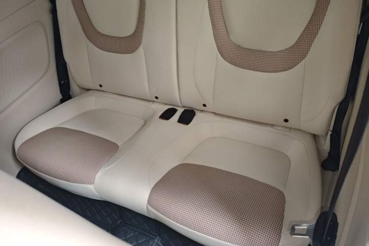 Used Wuling Hongguang MINIEV 2024 3rd Generation 215km Youth Edition Left Rear Seat