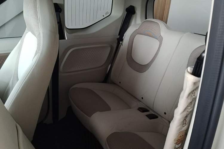 Used Wuling Hongguang MINIEV 2024 3rd Generation 215km Youth Edition Left Rear Seat