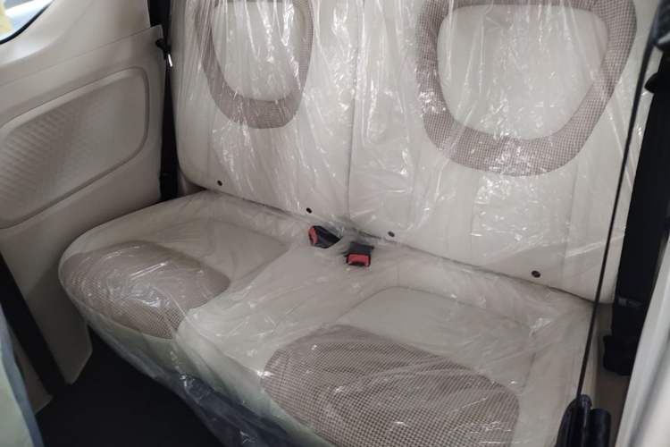 Used Wuling Hongguang MINIEV 2024 3rd Generation 215km Youth Edition Left Rear Seat