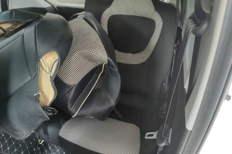 Used Wuling Hongguang MINIEV 2024 3rd Generation 215km Advanced Version Left Rear Seat