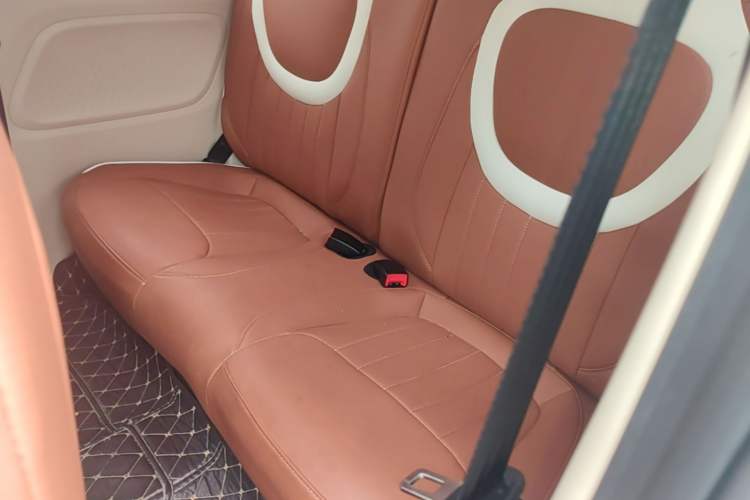 Used Wuling Hongguang MINIEV 2024 3rd Generation 215km Youth Edition Left Rear Seat