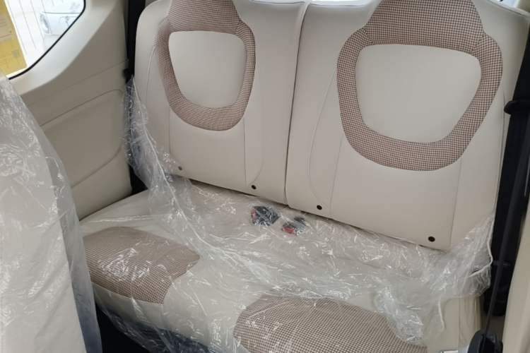 Used Wuling Hongguang MINIEV 2024 3rd Generation 215km Youth Edition Left Rear Seat