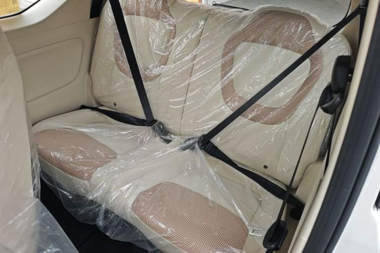 Used Wuling Hongguang MINIEV 2024 3rd Generation 215km Youth Edition Left Rear Seat