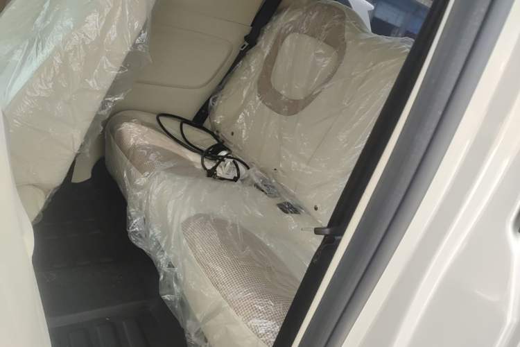 Used Wuling Hongguang MINIEV 2024 3rd Generation 215km Youth Edition Left Rear Seat