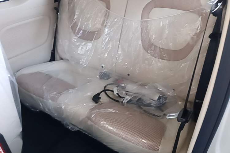 Used Wuling Hongguang MINIEV 2024 3rd Generation 215km Youth Edition Left Rear Seat