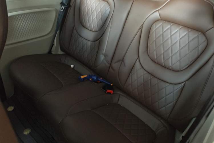 Used Wuling Hongguang MINIEV 2024 3rd Generation 215km Youth Edition Left Rear Seat