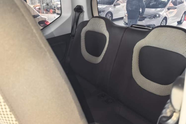 Used Wuling Hongguang MINIEV 2024 3rd Generation 215km Youth Edition Left Rear Seat