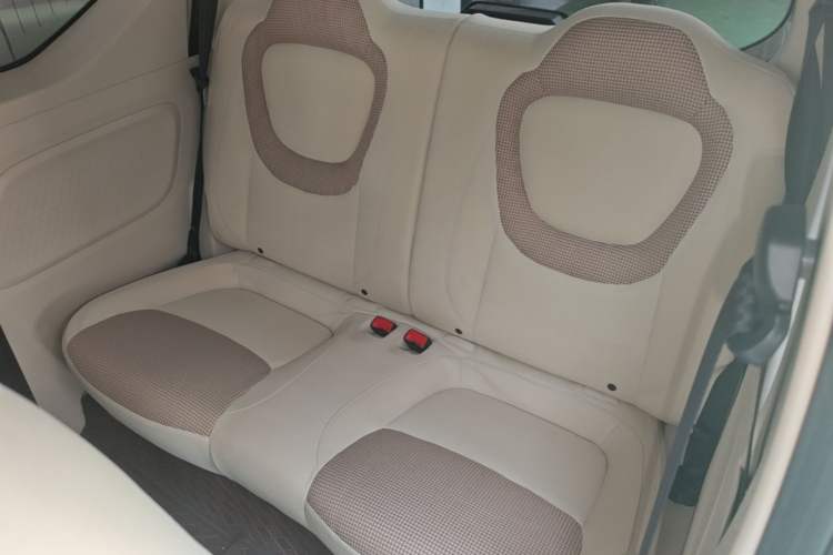 Used Wuling Hongguang MINIEV 2024 3rd Generation 215km Advanced Version Left Rear Seat