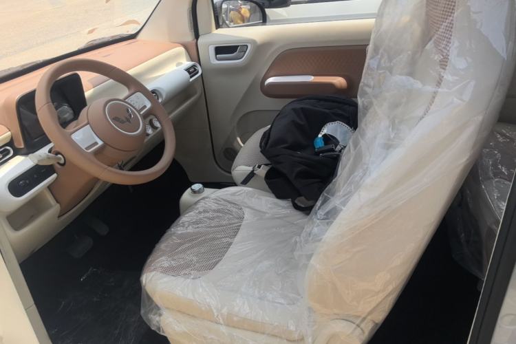 Used Wuling Hongguang MINIEV 2024 3rd Generation 215km Youth Edition Left Rear Seat