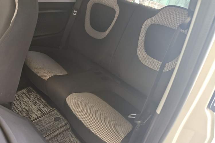 Used Wuling Hongguang MINIEV 2024 3rd Generation 215km Youth Edition Left Rear Seat