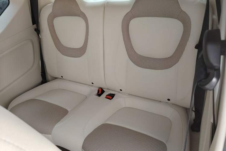 Used Wuling Hongguang MINIEV 2024 3rd Generation 215km Youth Edition Left Rear Seat