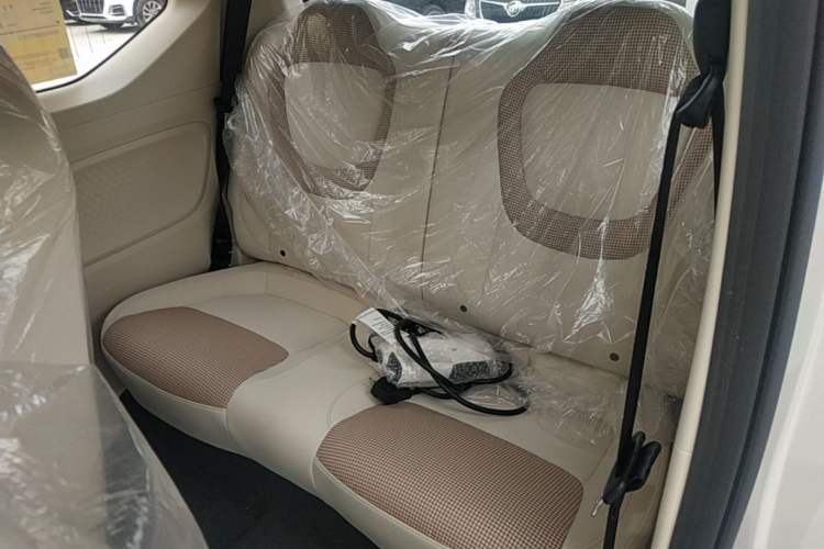 Used Wuling Hongguang MINIEV 2024 3rd Generation 215km Youth Edition Left Rear Seat