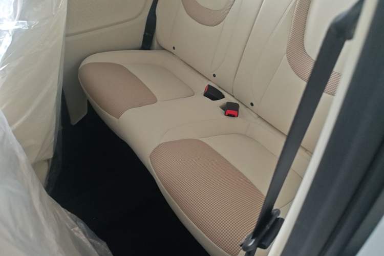 Used Wuling Hongguang MINIEV 2024 3rd Generation 215km Youth Edition Left Rear Seat