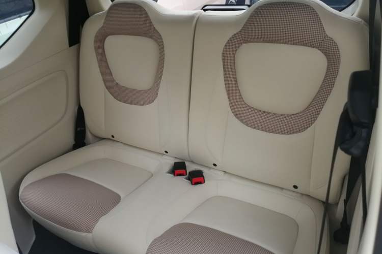 Used Wuling Hongguang MINIEV 2024 3rd Generation 215km Youth Edition Left Rear Seat