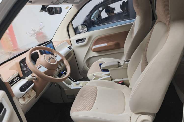 Used Wuling Hongguang MINIEV 2024 3rd Generation 215km Youth Edition Left Rear Seat