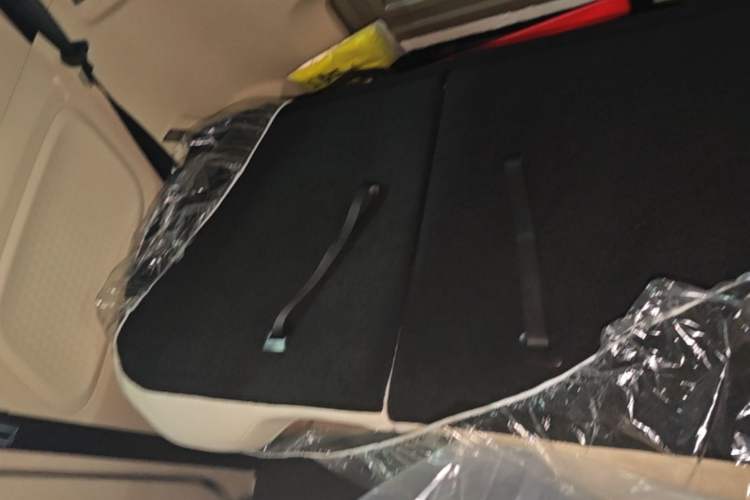 Used Wuling Hongguang MINIEV 2024 3rd Generation 215km Youth Edition Left Rear Seat