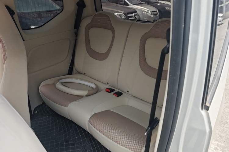 Used Wuling Hongguang MINIEV 2024 3rd Generation 215km Youth Edition Left Rear Seat