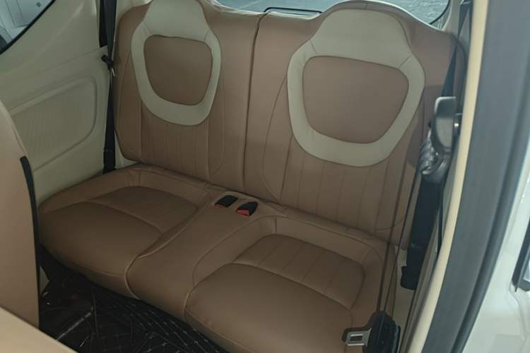 Used Wuling Hongguang MINIEV 2024 3rd Generation 215km Advanced Version Left Rear Seat
