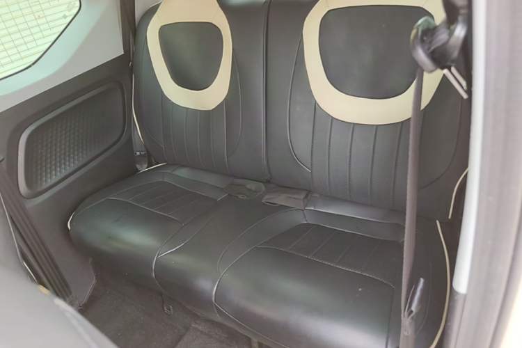 Used Wuling Hongguang MINIEV 2024 3rd Generation 215km Youth Edition Left Rear Seat