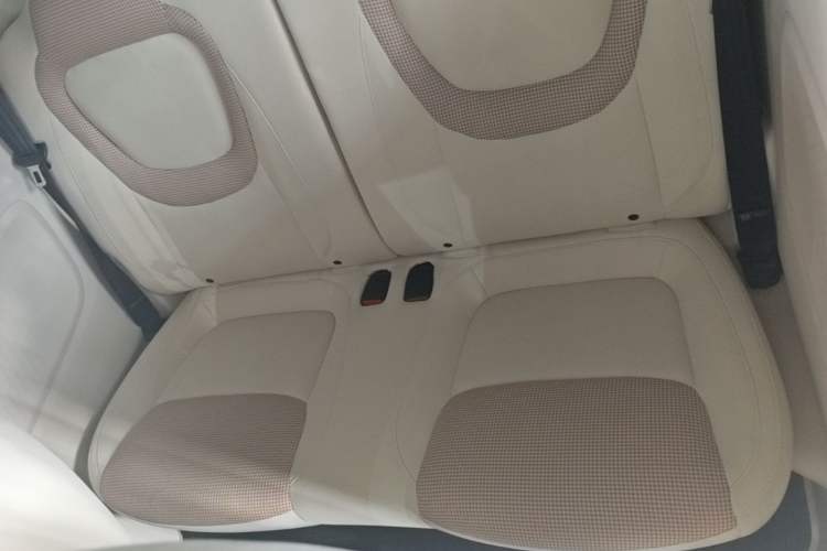 Used Wuling Hongguang MINIEV 2024 3rd Generation 215km Youth Edition Left Rear Seat