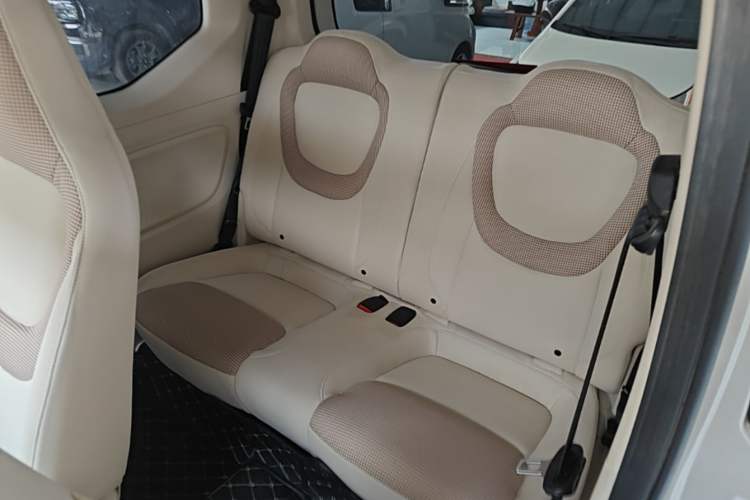 Used Wuling Hongguang MINIEV 2024 3rd Generation 215km Advanced Version Left Rear Seat