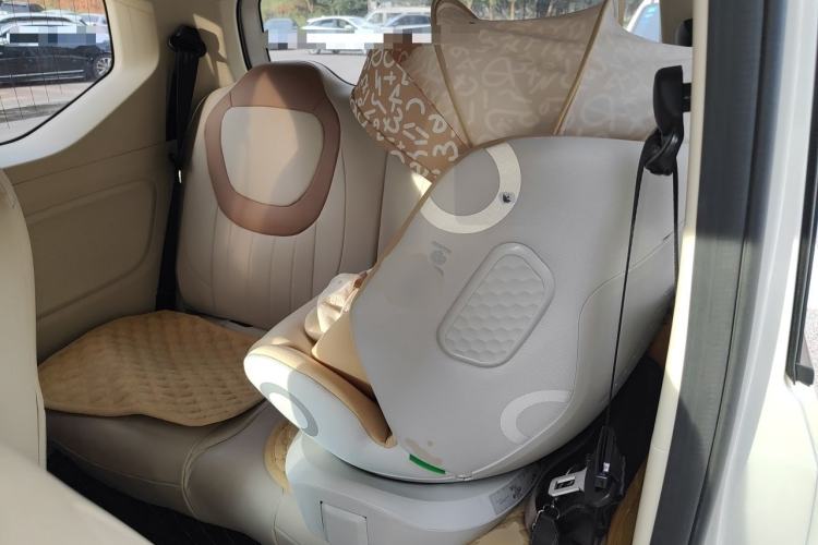 Used Wuling Hongguang MINIEV 2024 3rd Generation 215km Youth Edition Left Rear Seat
