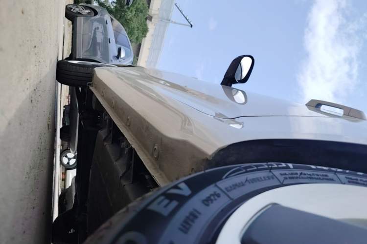 Used Wuling Hongguang MINIEV 2024 3rd Generation 215km Youth Edition Left Side Sill