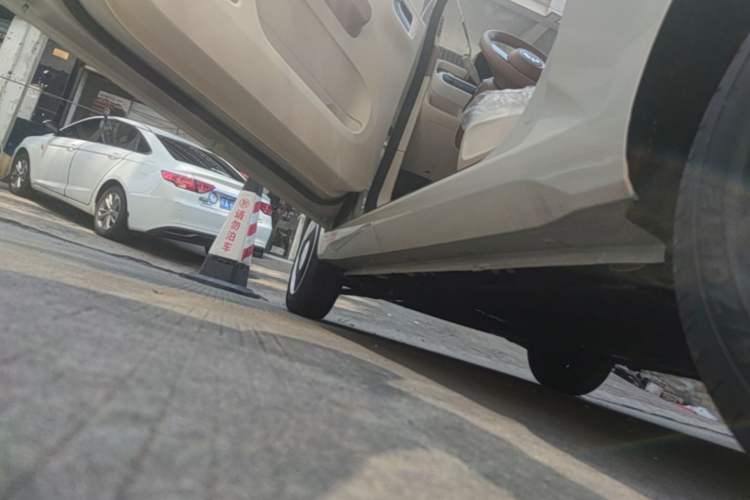 Used Wuling Hongguang MINIEV 2024 3rd Generation 215km Youth Edition Left Side Sill