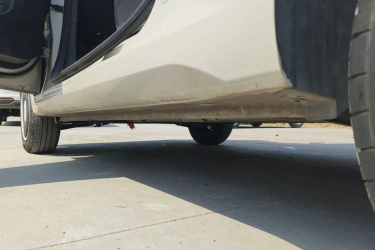 Used Wuling Hongguang MINIEV 2024 3rd Generation 215km Youth Edition Left Side Sill