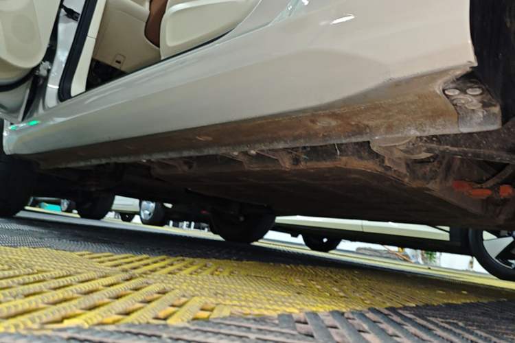 Used Wuling Hongguang MINIEV 2024 3rd Generation 215km Youth Edition Left Side Sill