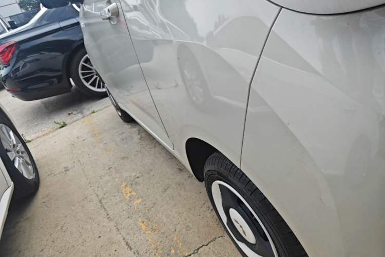 Used Wuling Hongguang MINIEV 2024 3rd Generation 215km Youth Edition Left Side Sill