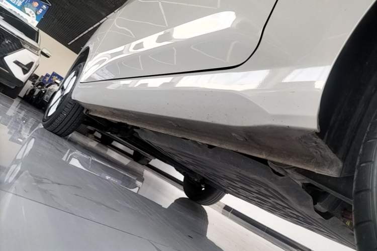 Used Wuling Hongguang MINIEV 2024 3rd Generation 215km Youth Edition Left Side Sill